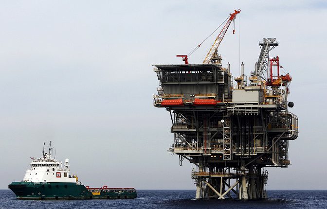 مصر تطرح مزايدة للتنقيب عن الغاز والبترول في 12 منطقة بالبحر المتوسط والدلتا