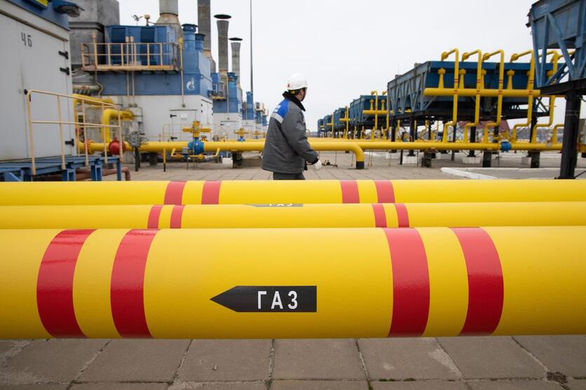 ألمانيا تدشن أولى وحداتها العائمة لاستقبال الغاز في بحر الشمال