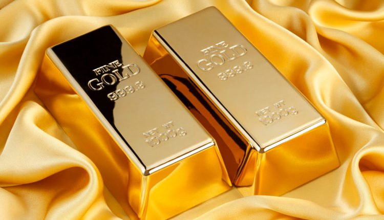 أسعار الذهب ترتفع مع تراجع الدولار وعائدات السندات بعد البيانات الاقتصادية الضعيفة