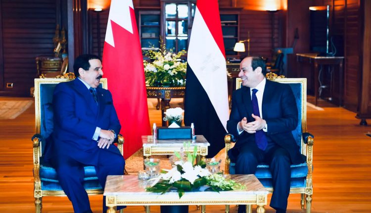 السيسي يؤكد تعزيز التعاون الثنائي مع البحرين بمختلف المجالات