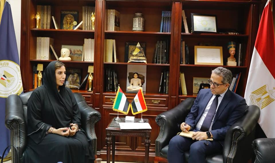 خالد العناني يبحث مع سفيرة الإمارات بالقاهرة تعزيز أوجه التعاون في القطاع السياحي