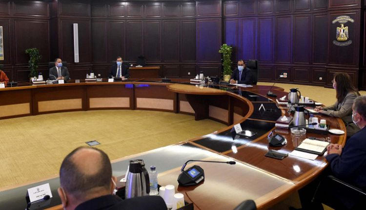 رئيس الوزراء يتابع برنامج الطروحات الحكومية في البورصة المصرية