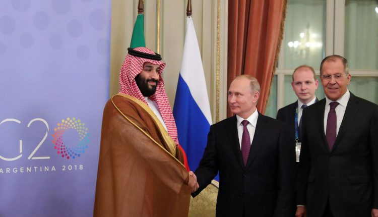 الرئيس الروسي بوتين يبحث هاتفيا مع ولي العهد السعودي وضع سوق النفط العالمي