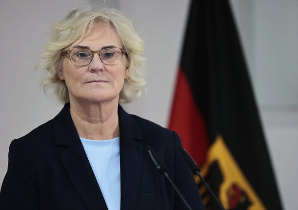 وزيرة الدفاع الألمانية كريستين لامبريشت