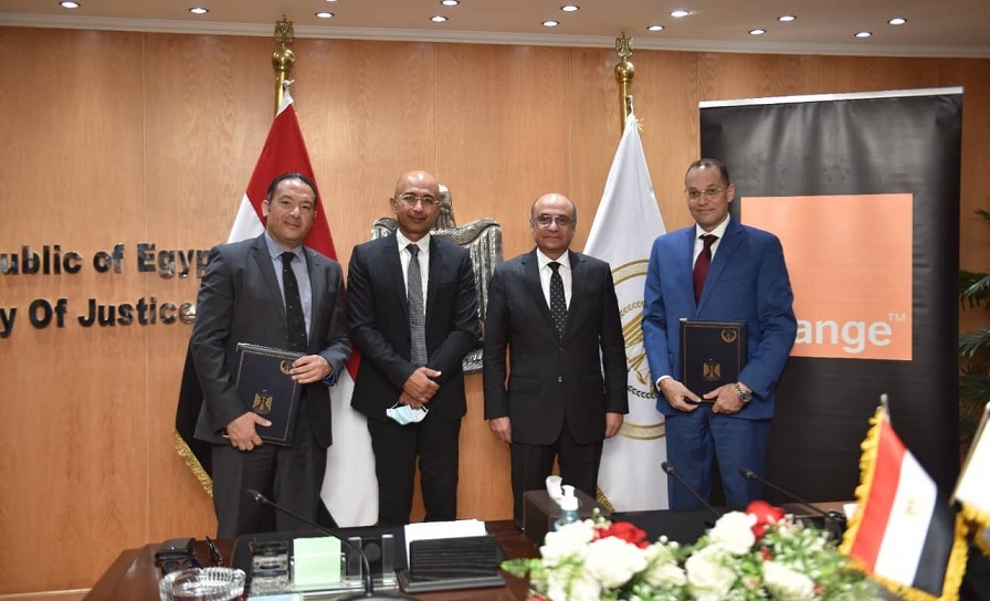 اورنج مصر توقع اتفاقية تعاون مع وزارة العدل لتقديم خدمات الشهر العقاري بفروعها