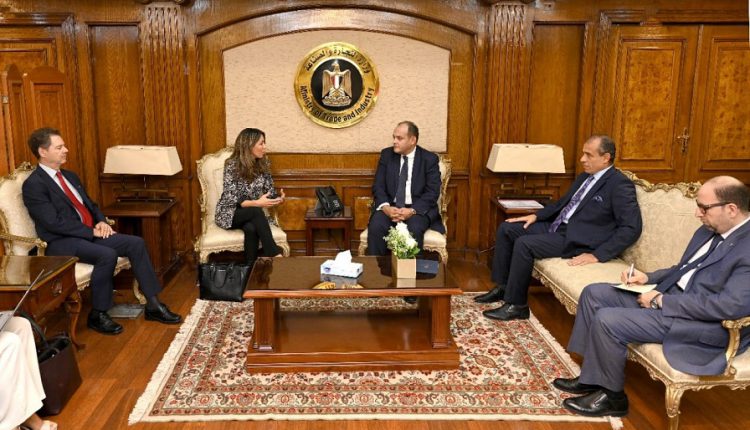 وزير التجارة: نسعى للاستفادة من التكنولوجيا الإسبانية في تحديث الصناعة المصرية