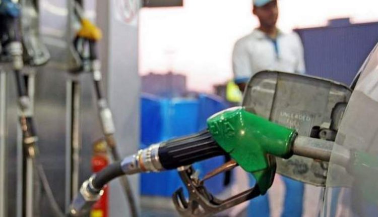 الإمارات تخفض أسعار الوقود للشهر الثالث على التوالي