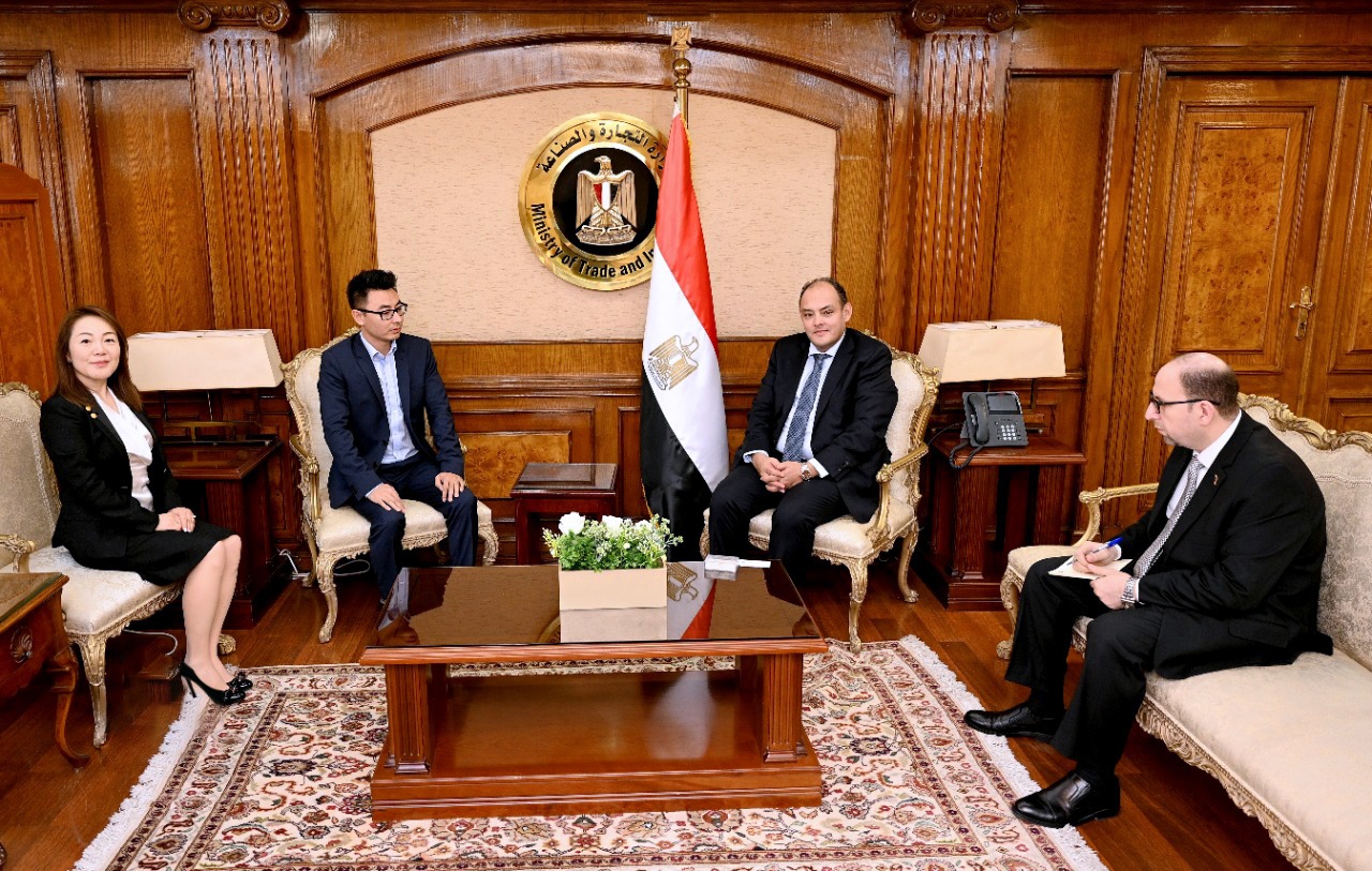 وزير التجارة يعقد سلسلة لقاءات مكثفة مع عدد من كبريات الشركات العالمية المستثمرة بالسوق المصري