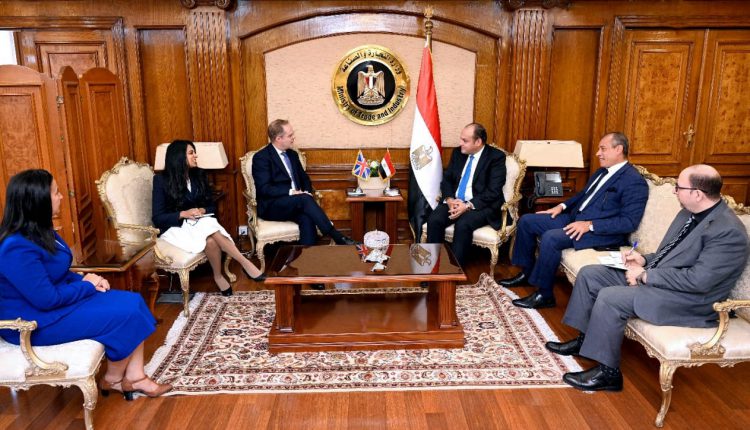 وزير الصناعة: 35% زيادة في حركة التبادل التجاري بين مصر وبريطانيا خلال العام الماضي