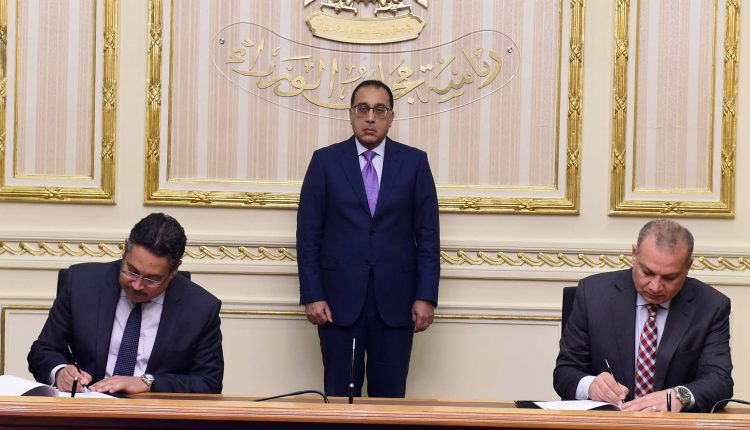 رئيس الوزراء يشهد اتفاق حجز وتخصيص وإتمام تعاقد بيع وحدات سكن لكل المصريين