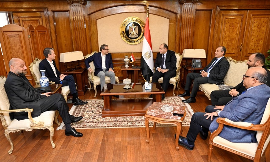 وزير التجارة يبحث مع ديور الفرنسية خطط التواجد بالسوق المصري خلال المرحلة المقبلة