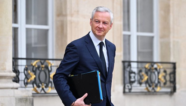 فرنسا تقرر الإبقاء على فوائد حسابات الادخار المنظمة عند مستوى 3%