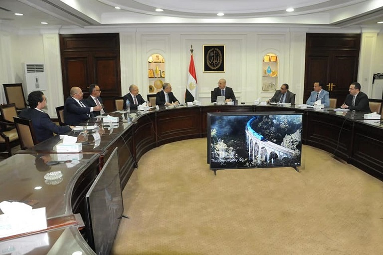 وزير الإسكان يناقش مع مسئولي مجلس العقار المصري تحديات القطاع