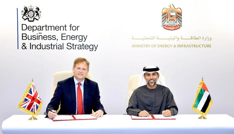 الإمارات وبريطانيا توقعان مذكرة تفاهم للنهوض بقطاع الطاقة والعمل المناخي
