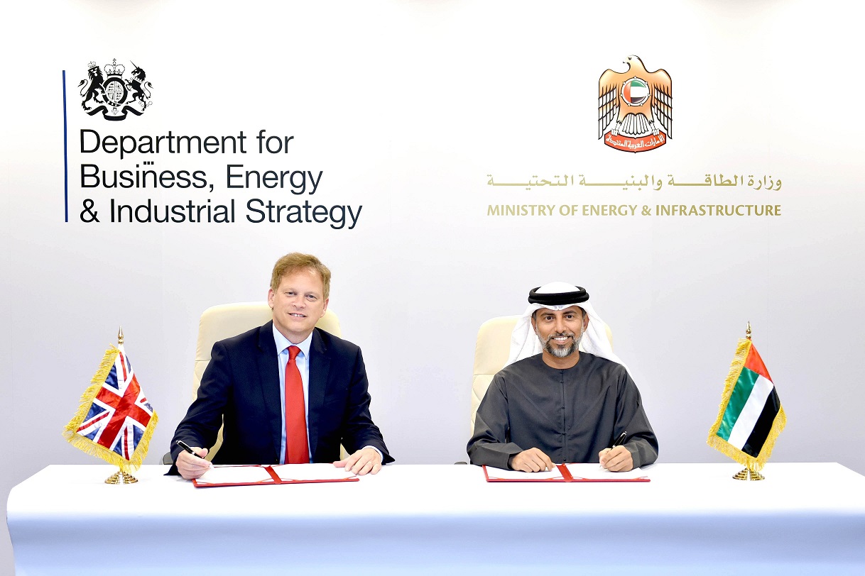 الإمارات وبريطانيا توقعان مذكرة تفاهم للنهوض بقطاع الطاقة والعمل المناخي