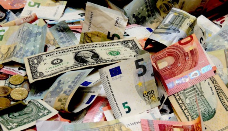 سعر بيع اليورو يقفز إلى 31 جنيها.. والدينار الكويتي حول 95 جنيها