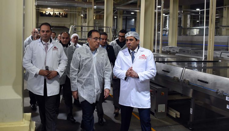 رئيس الوزراء يتفقد مصنع كورونا الجديد بالمنطقة الصناعية