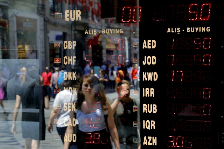 المركزي التركي يخالف التوقعات ويرفع الفائدة 500 نقطة أساس إلى 50%