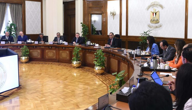عاجل.. رئيس الوزراء يجتمع مع أعضاء المجلس الاستشاري الاقتصادي