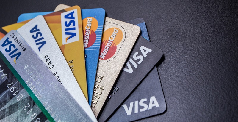 ماستركارد وفيزا تتوصلان لتسوية بنحو 30 مليار دولار بشأن رسوم بطاقات الائتمان