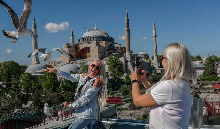 إيرادات السياحة التركية تقفز 23% إلى 13 مليار دولار في الربع الثاني