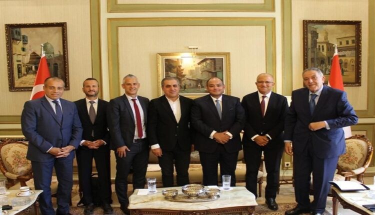 وزير التجارة يجتمع مع كبريات الشركات التركية لبحث فرص الاستثمار