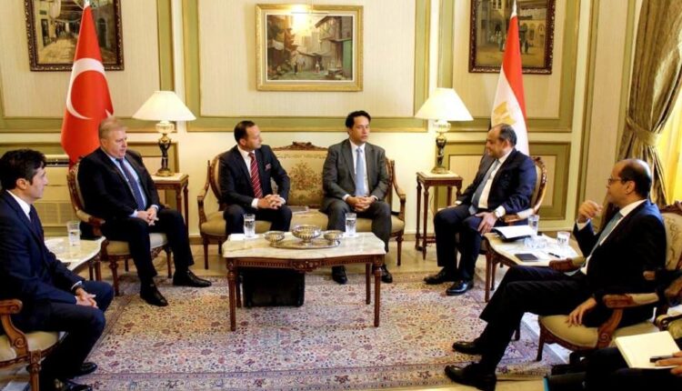 وزير التجارة يستعرض مع أكبر مجموعة استثمارية تركية فرص ومقومات الاستثمار في مصر