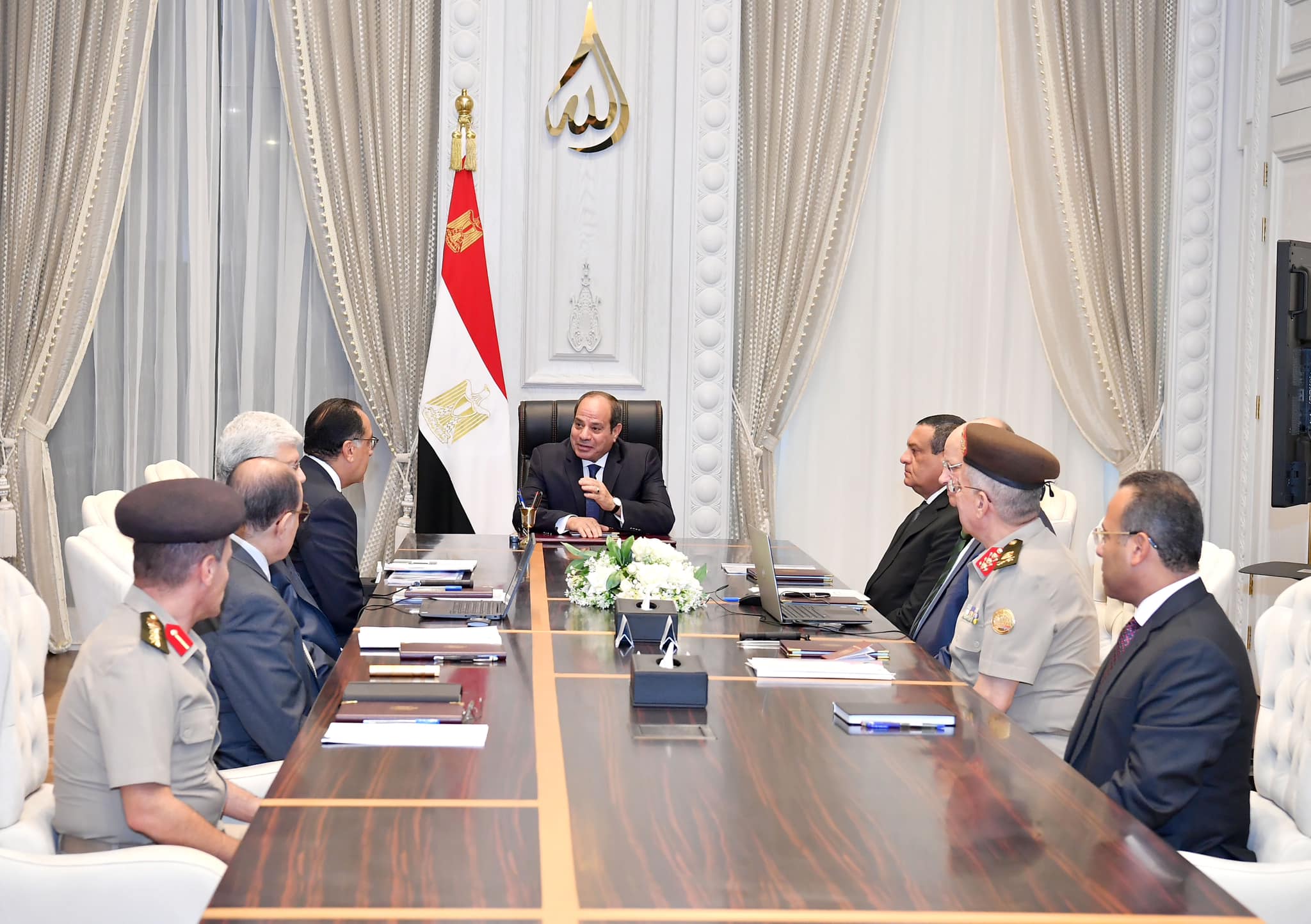 الرئيس السيسي يتابع خطة الدولة لتطوير منطقة القاهرة التاريخية