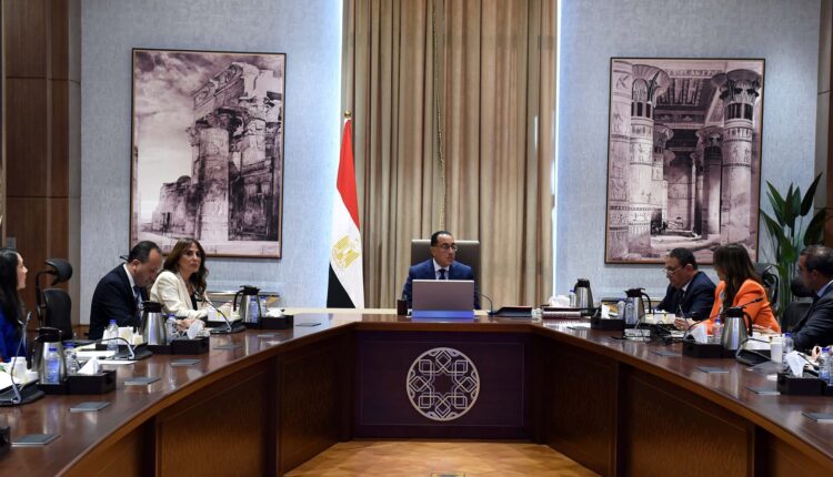 رئيس الوزراء: خريطة طريق بتوقيتات محددة لإقامة مصانع سيارات في مصر