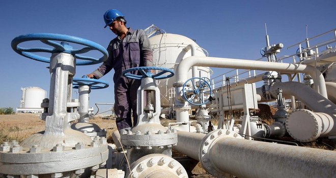 إعادة فتح جميع موانئ النفط في شرق ليبيا بعد إغلاقها بسبب العاصفة