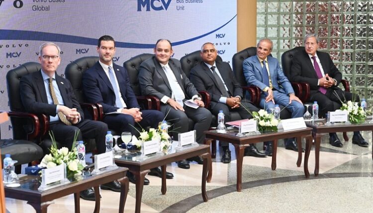 مصر توقع اتفاقية تصنيع مشترك للأتوبيسات الكهربائية مع فولفو السويدية