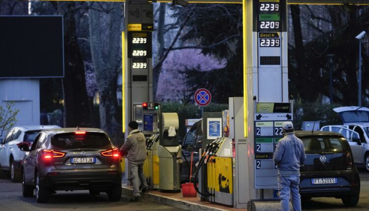 روسيا تحظر صادرات البنزين لمدة 6 أشهر بداية من مارس