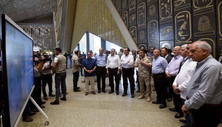 رئيس الوزراء يوجه بتطوير ورفع كفاءة المحيط الجغرافي للمتحف المصري الكبير