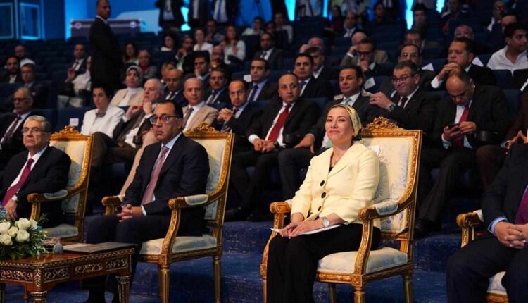 رئيس الوزراء يطلق النسخة الأولى من منتدى الاستثمار البيئي والمناخي بمصر