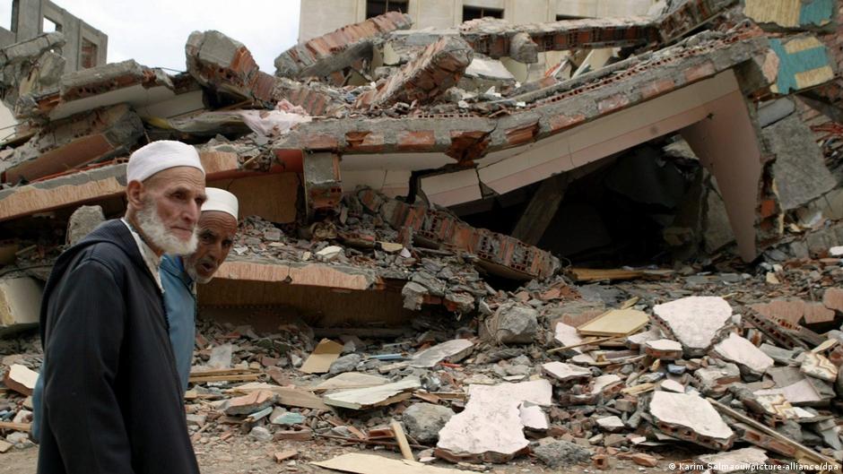 حصيلة ضحايا زلزال المغرب ترتفع إلى 1037 قتيلا