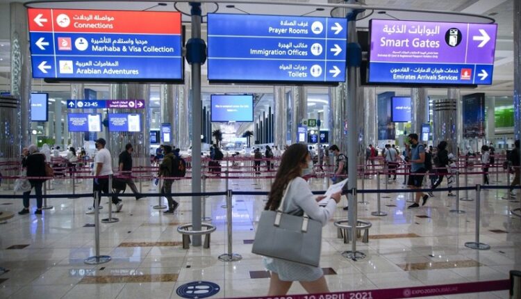 الإمارات تدرس خططا تسمح بحرية سفر المقيمين بين دول الخليج