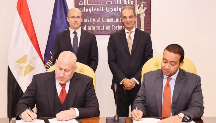 المصرية للاتصالات توقع مذكرة تفاهم مع 4iG المجرية لبناء كابل بحري بين مصر وألبانيا