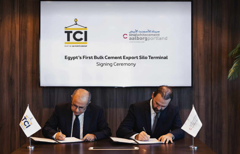 ترانسكارجو إنترناشونال توقع اتفاقية مع سيناء للأسمنت لبناء محطة صوامع لتصدير الأسمنت الصب