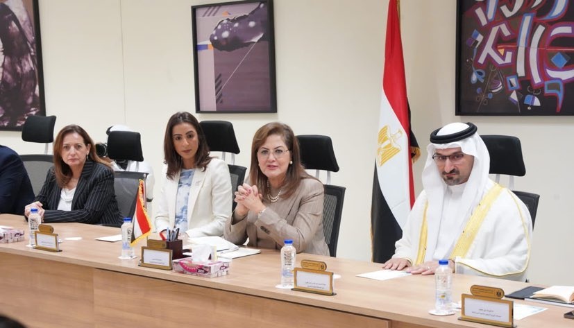 وزيرة التخطيط تناقش سبل التعاون المشترك مع وفد وزاري بحريني رفيع المستوى