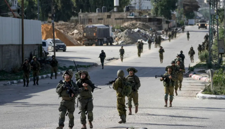 في أخر أيام الهدنة.. إسرائيل تقتحم مخيمات في الضفة وتعتقل العشرات