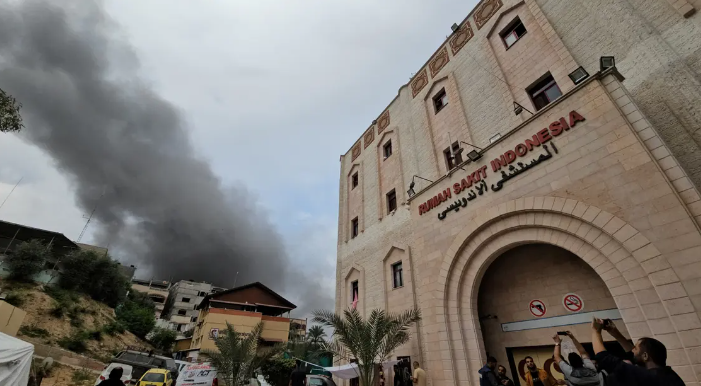 إسرائيل تقصف مستشفى الإندونيسي في غزة