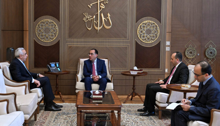 رئيس الوزراء يؤكد حرص مصر على دعم العلاقات التاريخية مع العراق في مختلف المجالات