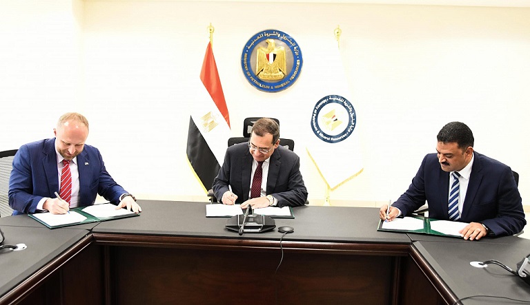 توقيع عقد استغلال خام الذهب والمعادن المصاحبة بمنطقة أبومروات بالصحراء الشرقية