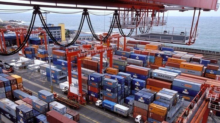 التجارة العالمية تتراجع بنسبة 1.3% بسبب هجمات البحر الأحمر