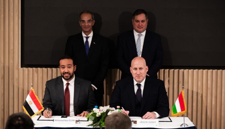المصرية للاتصالات توقع اتفاقية تجارية مع مجموعة 4IG المجرية لإنشاء أول كابل بحري يربط مصر بألبانيا