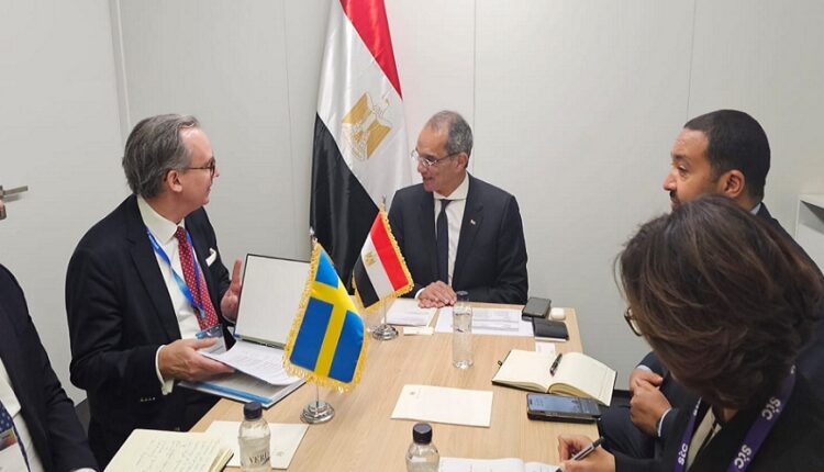 وزير الاتصالات يبحث سبل تشجيع الاستثمارات السويدية في قطاع تكنولوجيا المعلومات المصري