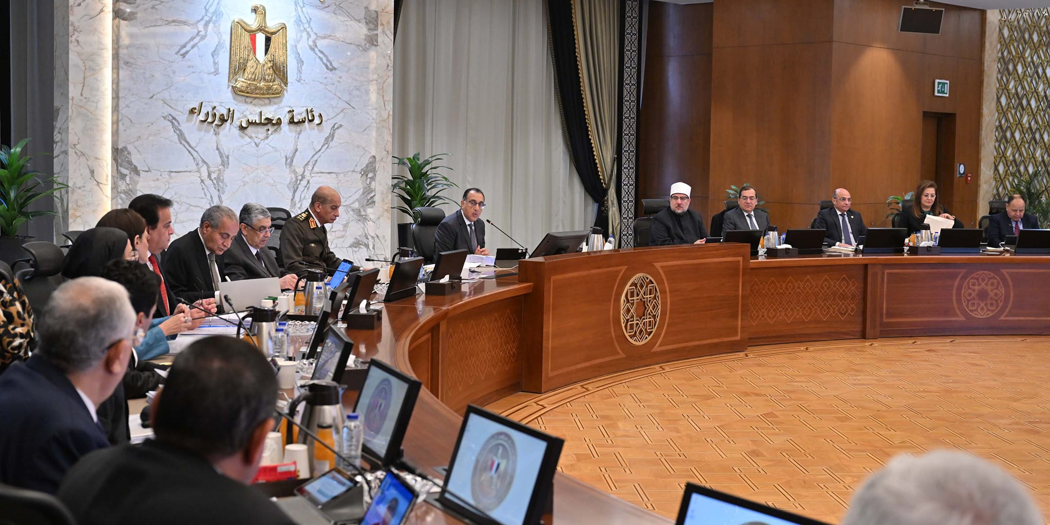 مجلس الوزراء يوافق على إقامة أبراج تقوية لشبكات المحمول في 14 محافظة