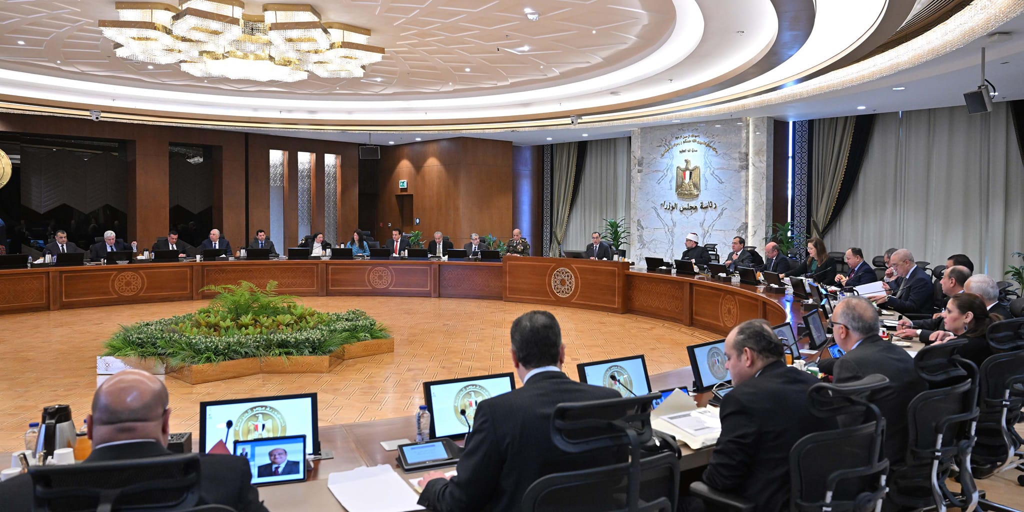 مجلس الوزراء يوافق على مشروعين لتعديل اتفاقيتي التزام بترولية ساريتين