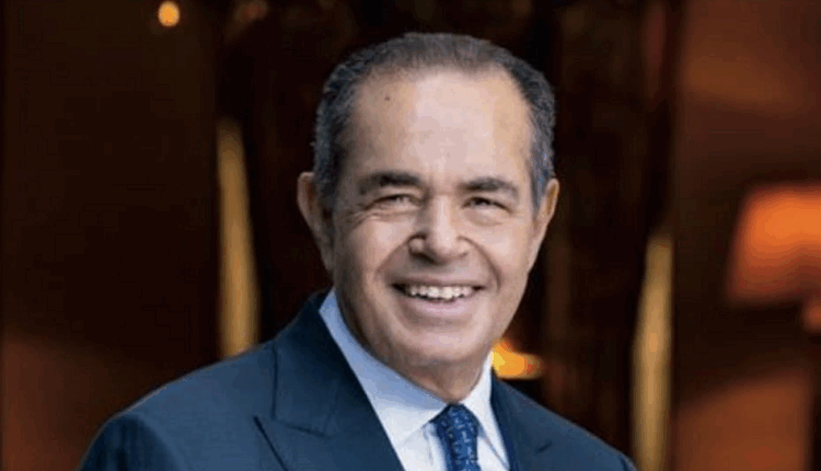 محمد منصور يحصل علي لقب "سير" من المملكة المتحدة