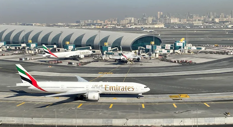 مطار دبي يعلن العودة للعمل بشكل طبيعي بعد إلغاء عدد محدود من الرحلات